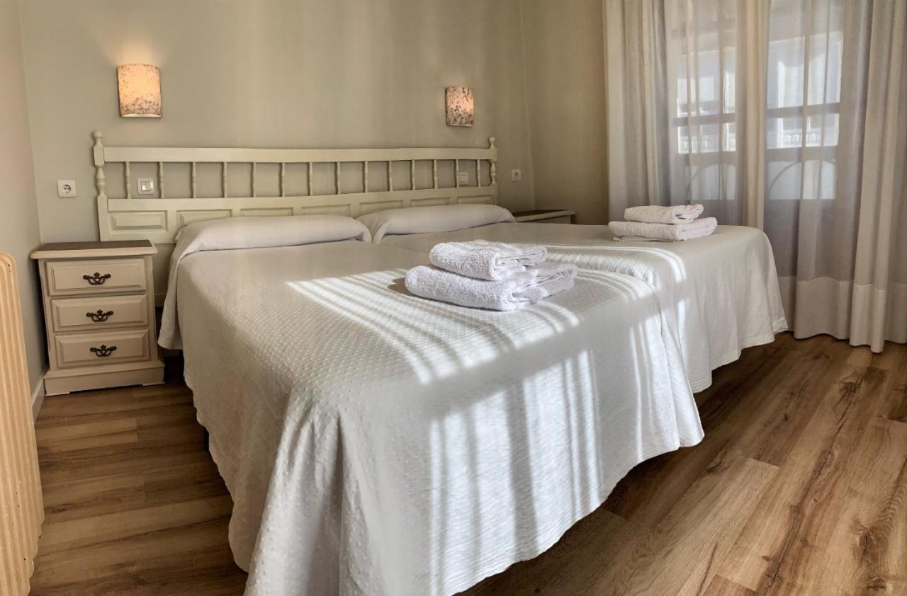 Hostal Restaurante Mendez Villafranca Del Bierzo Exteriér fotografie