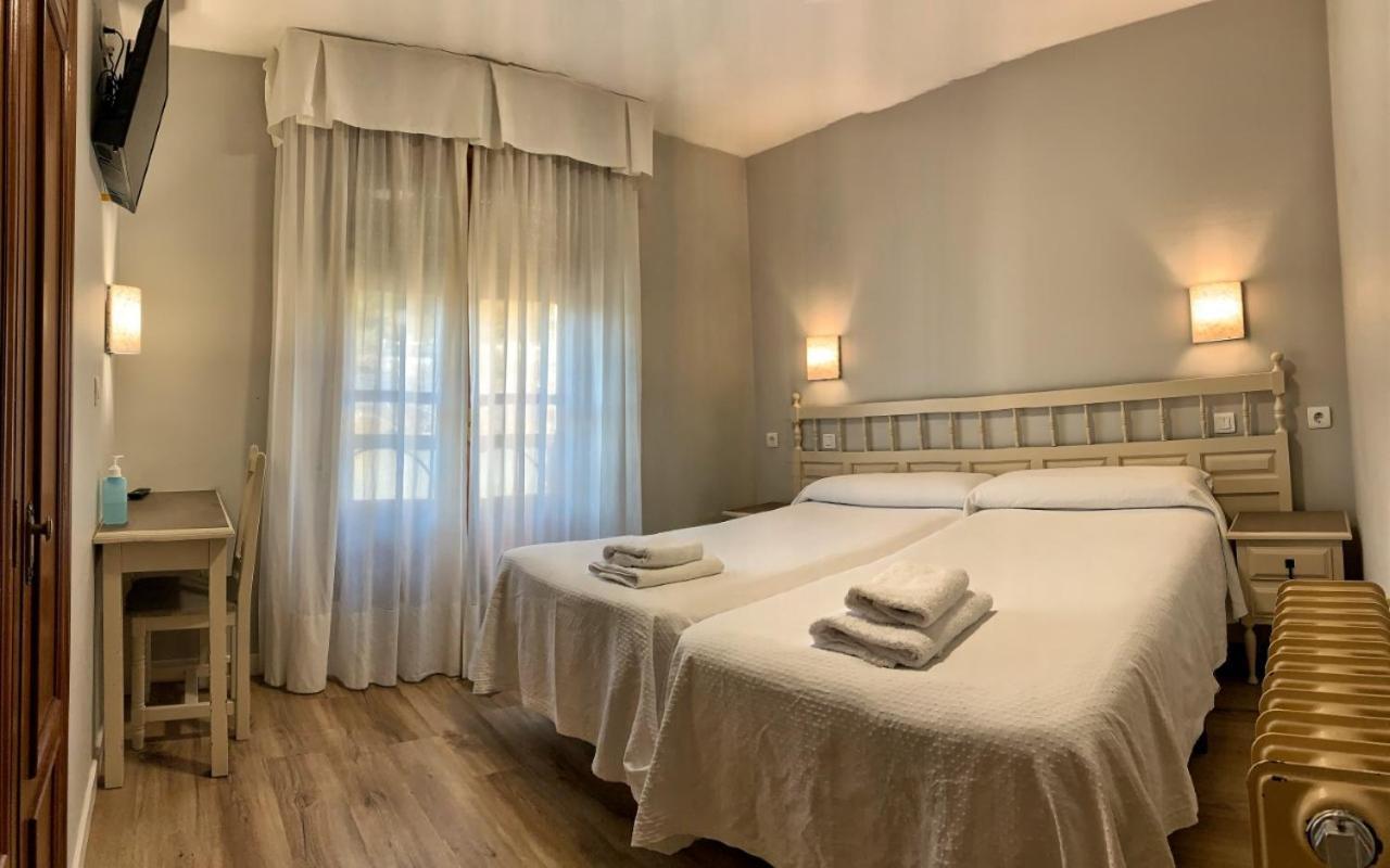 Hostal Restaurante Mendez Villafranca Del Bierzo Exteriér fotografie