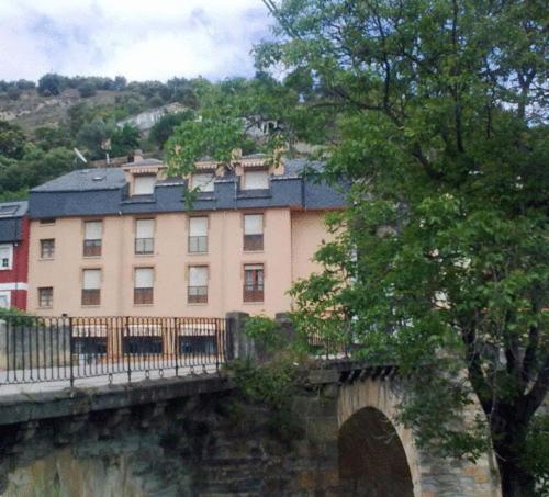 Hostal Restaurante Mendez Villafranca Del Bierzo Exteriér fotografie