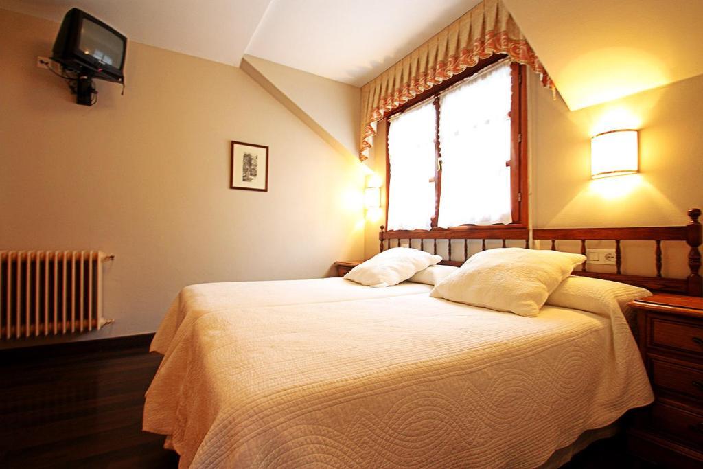 Hostal Restaurante Mendez Villafranca Del Bierzo Pokoj fotografie