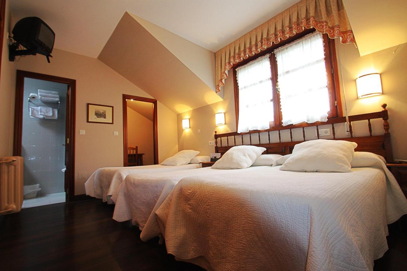 Hostal Restaurante Mendez Villafranca Del Bierzo Exteriér fotografie