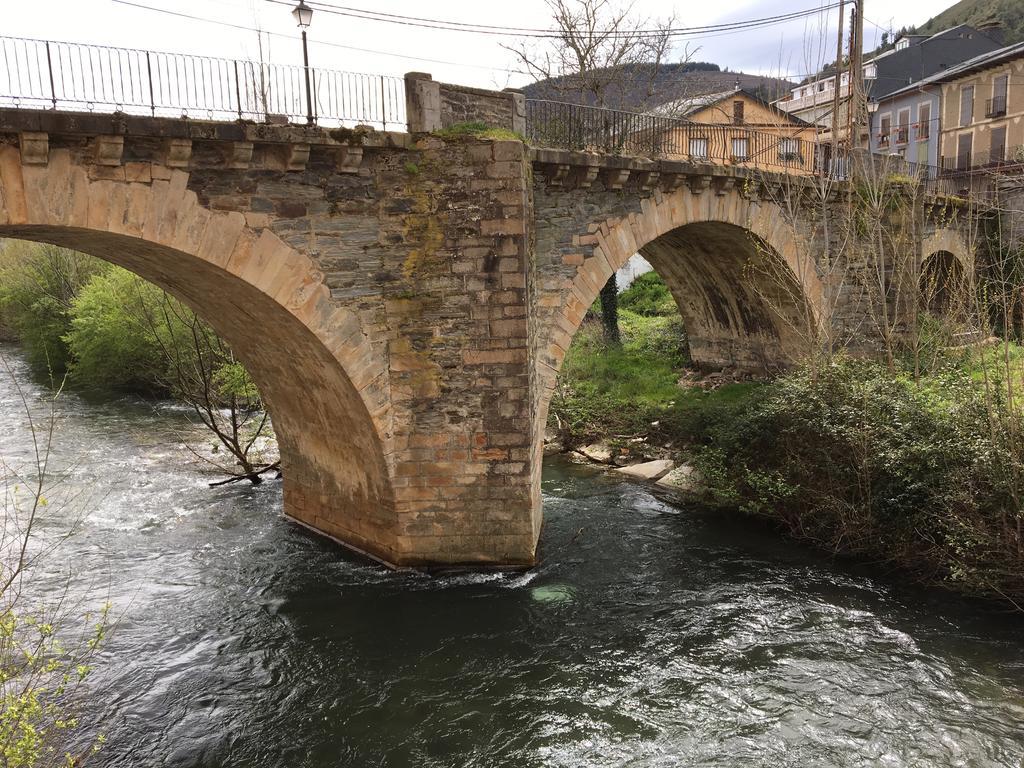 Hostal Restaurante Mendez Villafranca Del Bierzo Exteriér fotografie
