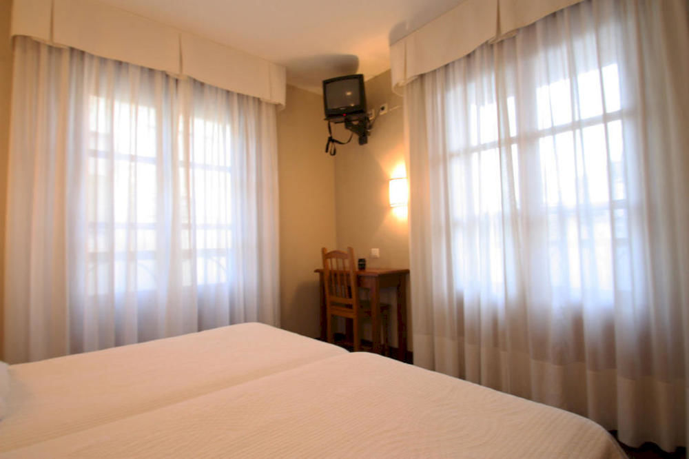 Hostal Restaurante Mendez Villafranca Del Bierzo Exteriér fotografie