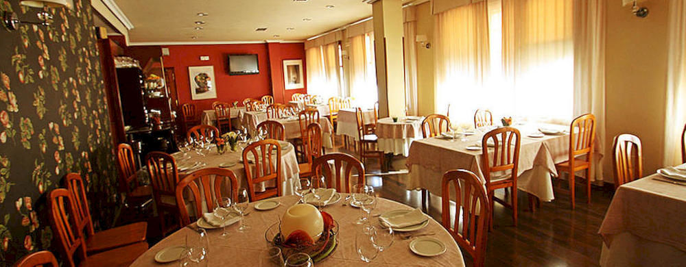 Hostal Restaurante Mendez Villafranca Del Bierzo Exteriér fotografie